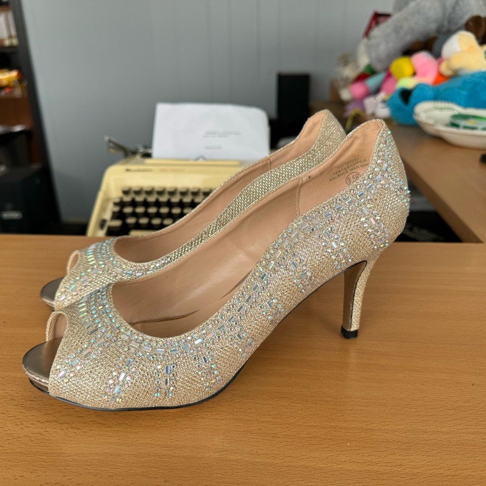 K&M Glittery Glam Heels